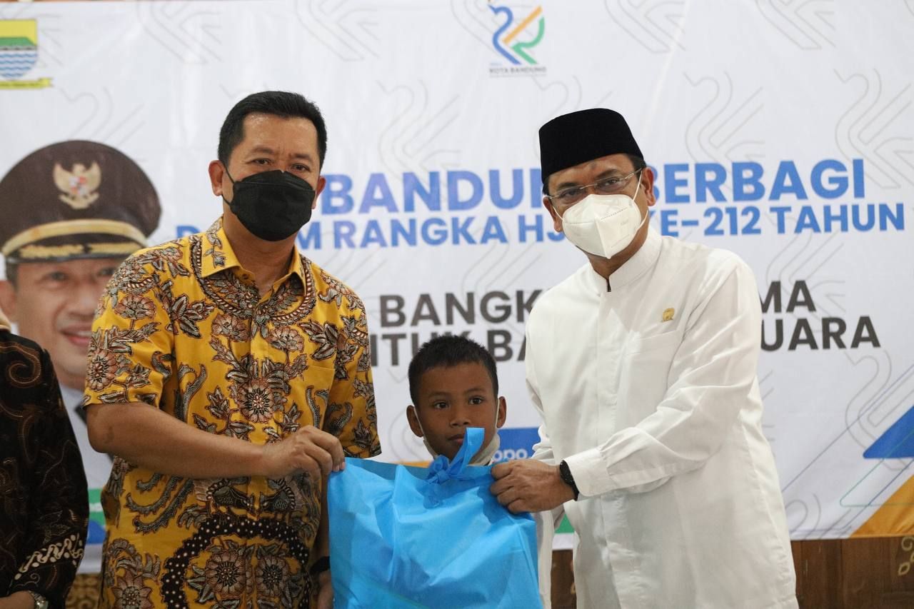 Ketua DPRD Kota Bandung Ajak Program Bebersih Dan Berbagi Jadi Kultur ...