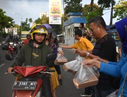 Hingga Selasa Ini, PWI Bersama IKWI Kota Bandung Tetap Konsisten Bagikan Ratusan Takjil Gratis