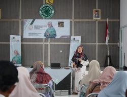 Neng Madinah Ruhiat Sosialisasi Perda Fasilitasi Penyelenggaraan Pesantren di Tasikmalaya
