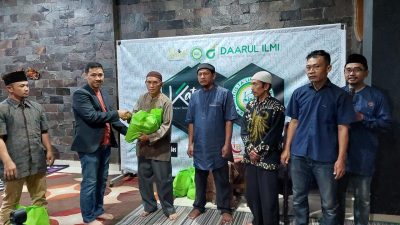 Ramadan Berkah, MT Daarul Ilmi Bagikan Kadeudeuh Bagi Asatidz serta Puluhan Paket Sembako