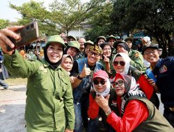 Edwin Senjaya Hadiri Lomba Lintas RW Piala Kelurahan Derwati