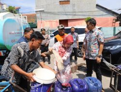 Perumda Tirtawening Kota Bandung Berikan Bantuan Air Bersih Bagi Warga