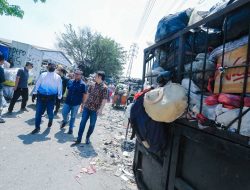 Sekda Dorong Tumpukan Sampah di TPS Pasar Induk Gedebage Segera Ditangani
