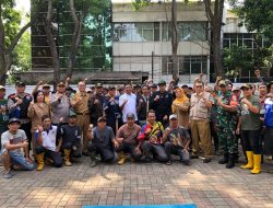 Tedy Rusmawan Titip Sosialisasi Kang Pisman di Program Padat Karya Disnaker Kota Bandung