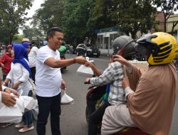 Ratusan Paket Takjil Dibagikan PWI Pokja Kota Bandung Ludes tak Tersisa