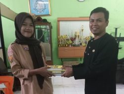 Saat SmartTren, Siswa SMAN 8 Bandung & SMKN 2 Baleendah Wakafkan Al Quran