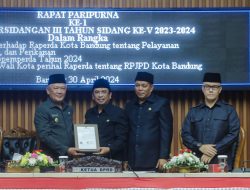 Pj Walikota Bandung Sampaikan Penjelasan Raperda tentang RPJPD Tahun 2025-2045