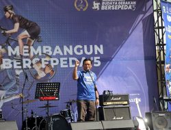 Ketua DPRD Kota Bandung Tedy Rusmawan Ajak Warga Budayakan Bersepeda Sejak Dini