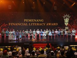 Konsisten Kuatkan Literasi Keuangan Pelajar, bank bjb  Raih 2 Penghargaan Financial Literacy Award dari OJK