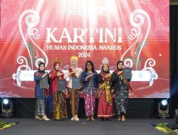 8 Srikandi PosIND Raih Penghargaan Kartini Humas Indonesia