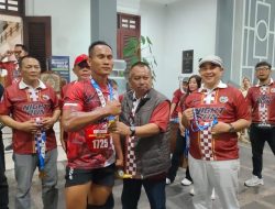 Ketum PWI Pusat Zulmansyah Sambut Pelari SIWO PWI Malang Raya Night Run