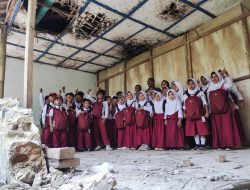 EIGER Kirim Tas untuk Siswa dan Guru MI Cangkuang Kampung Langkob Rongga, KBB