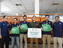 78 Paket Sembako Munggahan Disalurkan BAZNAS Jabar untuk Kurir PT Pos