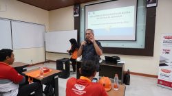 64 Satgas DPRKPP Surabaya Ikuti Pelatihan Pemasangan Baja Ringan dan Atap UPVC DR. SHIELD