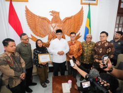 Tunjukkan Kepedulian, Pemkot Bandung Beri Santunan Keluarga Korban Pohon Tumbang
