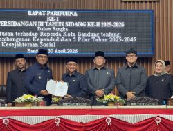 Paripurna DPRD Kota Bandung Tetapkan Dua Raperda Menjadi Perda