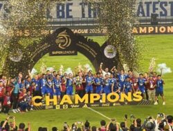 Tak Bisa Sembunyikan Rasa Haru, Farhan: Persib Bandung Ukir Sejarah Melalui Hattrick Juara
