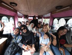 Rayakan HJKB kw 216, Wisatawan Bisa Naiki Bandros dan Trans Metro Bandung Cuma Bayar Rp216